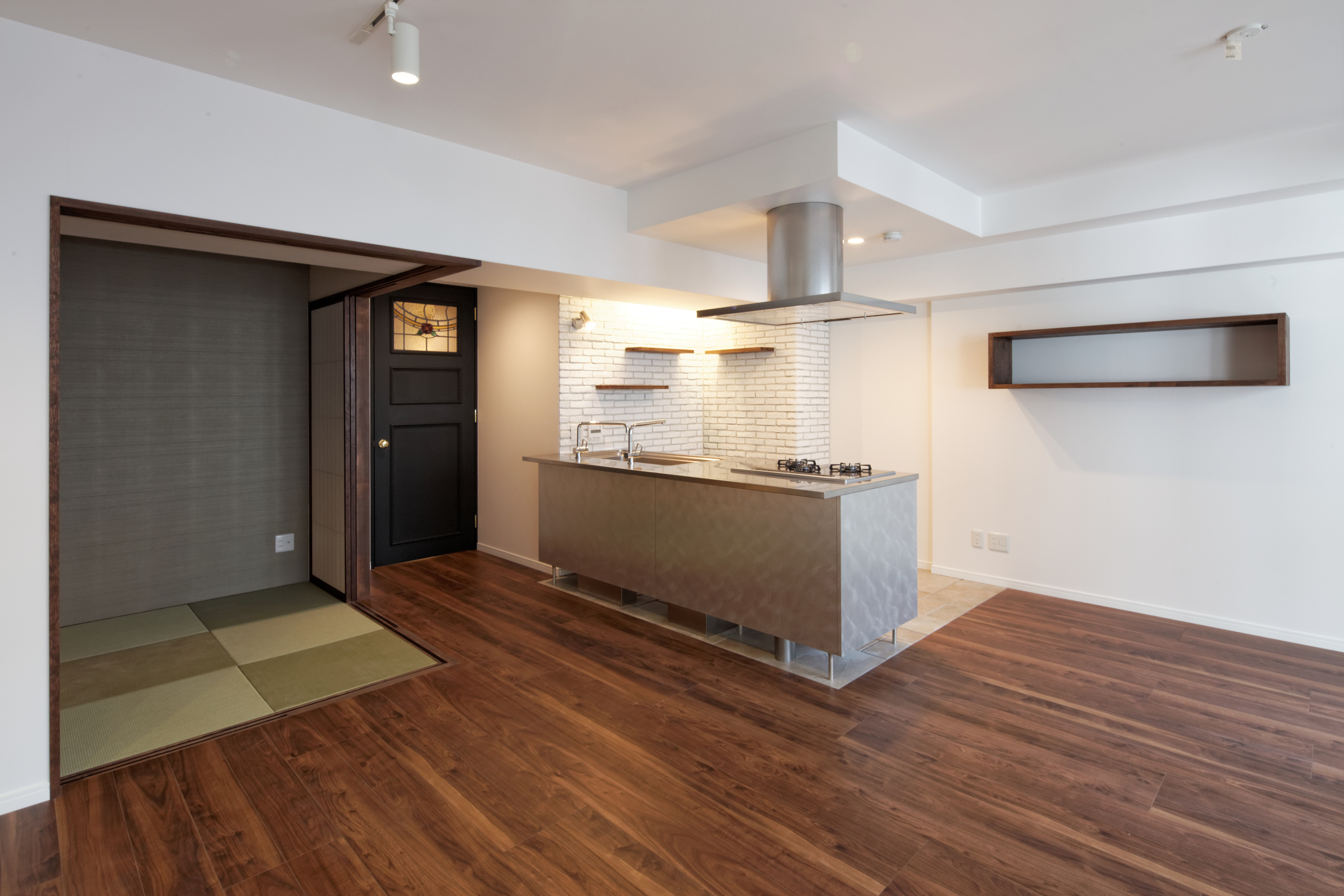 和洋折衷のモダンなＬＤＫ